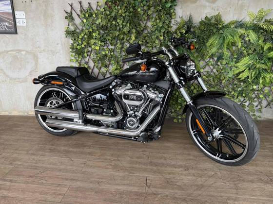 HARLEY-DAVIDSON SOFTAIL BREAKOUT 114 